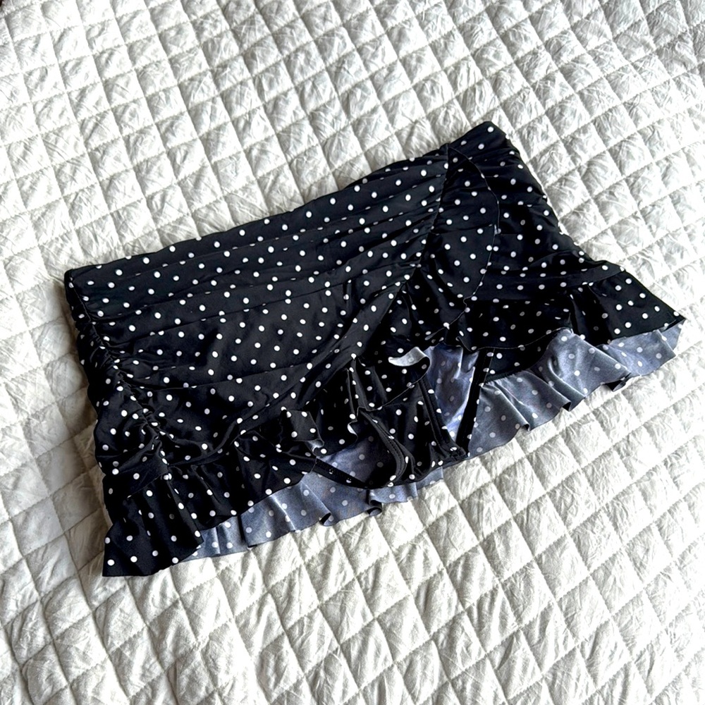 Black polka dot swim bottom size 10